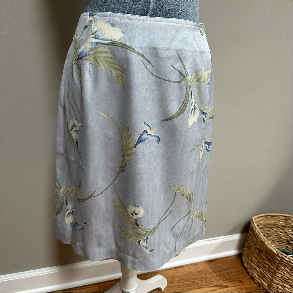 Vintage Tommy Bahama Silk Wrap Skirt Blue Floral Size 6 Beach Vacation Tropical